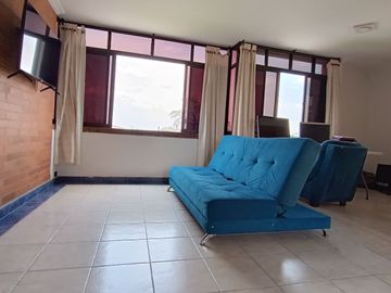 EDIFICIO DE 4 PISOS, 3 Locales, 5 Apartamentos, Villa del Sur, Lote 240M2, Construida 784M2
