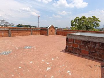 EDIFICIO DE 4 PISOS, 3 Locales, 5 Apartamentos, Villa del Sur, Lote 240M2, Construida 784M2