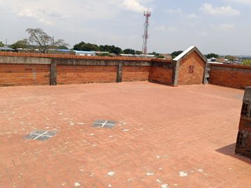 EDIFICIO DE 4 PISOS, 3 Locales, 5 Apartamentos, Villa del Sur, Lote 240M2, Construida 784M2