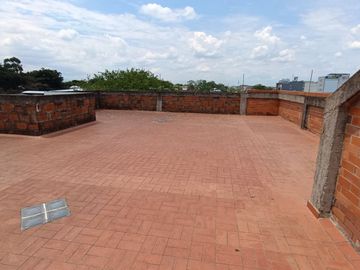 EDIFICIO DE 4 PISOS, 3 Locales, 5 Apartamentos, Villa del Sur, Lote 240M2, Construida 784M2