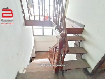 บ้านเดี่ยว ชุมชนจักรพงษ์ (ซ.วัดเวฬุวนาราม 6) เนื้อที่ 76 ตรว. ถนนวัดเวฬุวนาราม เขตดอนเมือง กรุงเทพฯ