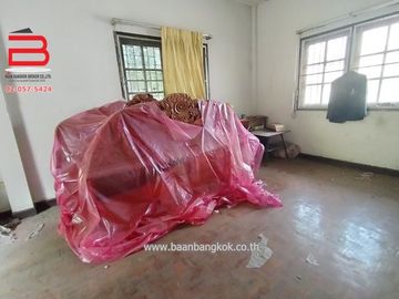 บ้านเดี่ยว ชุมชนจักรพงษ์ (ซ.วัดเวฬุวนาราม 6) เนื้อที่ 76 ตรว. ถนนวัดเวฬุวนาราม เขตดอนเมือง กรุงเทพฯ