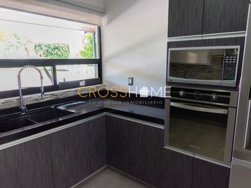Excelente casa en venta en Cañadas de Lago en condominio