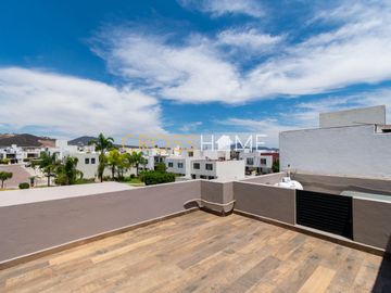 Excelente casa en venta en Cañadas de Lago en condominio