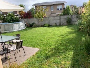 Acogedora y Amplia Casa en Condominio El Bayo