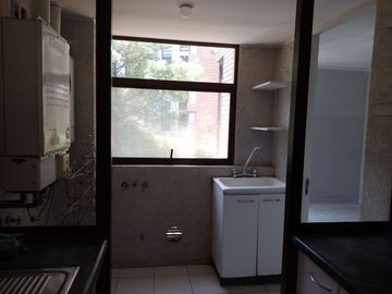 Se Vende departamento 3 D, 3 B, Estacionamiento y bodega, piscinas. Condominio Bosques de la Pirámide, Huechuraba