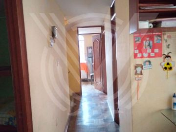 OCASIÓN: CASA DE TRES PISOS EN SAN MARTIN DE PORRAS