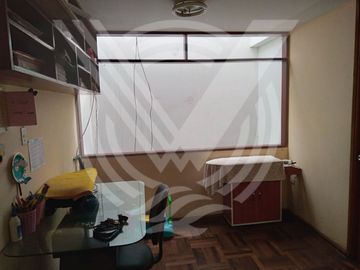 OCASIÓN: CASA DE TRES PISOS EN SAN MARTIN DE PORRAS