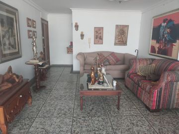 VENTA APTO PISO 23- TORRE ARISTI - EXCELENTE Y HERMOSA VISTA.