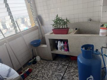 VENTA APTO PISO 23- TORRE ARISTI - EXCELENTE Y HERMOSA VISTA.