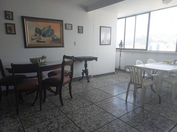 VENTA APTO PISO 23- TORRE ARISTI - EXCELENTE Y HERMOSA VISTA.