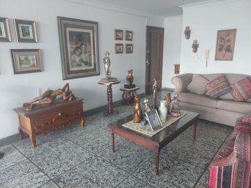 VENTA APTO PISO 23- TORRE ARISTI - EXCELENTE Y HERMOSA VISTA.