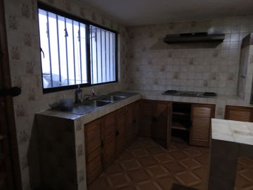 ATENCIÓN INVERSIONISTA. VENTA PROPIEDAD CERCA DE ZONA DE HOSPITALES H/3/40