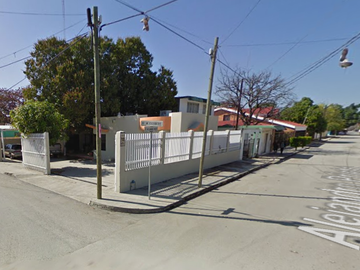 SF-  CASA EN VENTA EN LA ZONA CENTRO