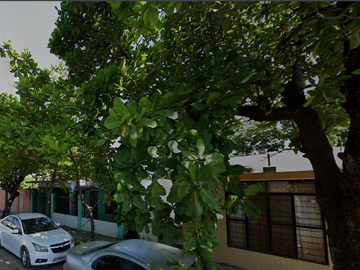 SF-  CASA EN VENTA EN LA ZONA CENTRO