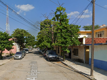 SF-  CASA EN VENTA EN LA ZONA CENTRO