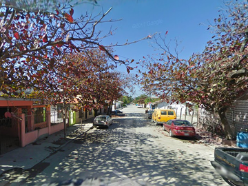 SF-  CASA EN VENTA EN LA ZONA CENTRO