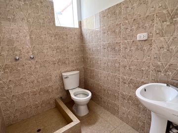 CASA RENOVADA 2 PISOS USO RESIDENCIAL Y COMERCIAL EN JULIO C TELLO, LINCE X $350 MIL DOLARES NEGOCIABLE