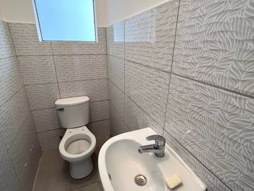 CASA RENOVADA 2 PISOS USO RESIDENCIAL Y COMERCIAL EN JULIO C TELLO, LINCE X $350 MIL DOLARES NEGOCIABLE