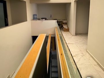 Increíble casa ideal para oficinas en Lomas 4TA, 4 recamaras y 3.5 baños.