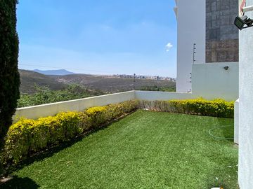 Increíble casa ideal para oficinas en Lomas 4TA, 4 recamaras y 3.5 baños.