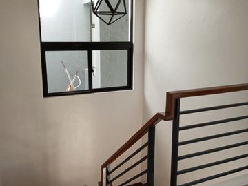 120sqm House and lot For sale (Ready For Occupancy) with 5 Bedrooms 4 Bathrooms 1 Garage in Greenwoods Pasig City (PH2822)