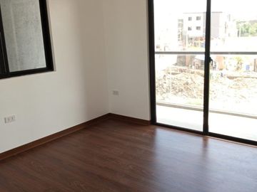 120sqm House and lot For sale (Ready For Occupancy) with 5 Bedrooms 4 Bathrooms 1 Garage in Greenwoods Pasig City (PH2822)