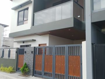 120sqm House and lot For sale (Ready For Occupancy) with 5 Bedrooms 4 Bathrooms 1 Garage in Greenwoods Pasig City (PH2822)