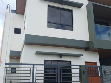 120sqm House and lot For sale (Ready For Occupancy) with 5 Bedrooms 4 Bathrooms 1 Garage in Greenwoods Pasig City (PH2822)