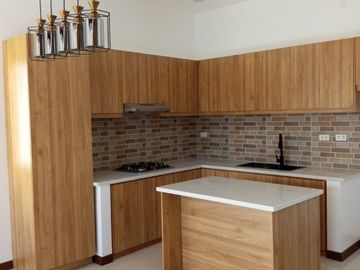 120sqm House and lot For sale (Ready For Occupancy) with 5 Bedrooms 4 Bathrooms 1 Garage in Greenwoods Pasig City (PH2822)