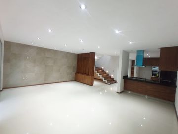 CASA RESIDENCIAL, EN ALTOZANO