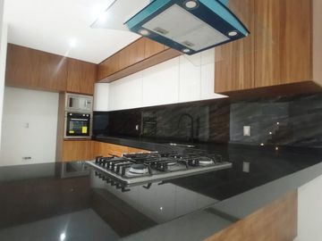 CASA RESIDENCIAL, EN ALTOZANO