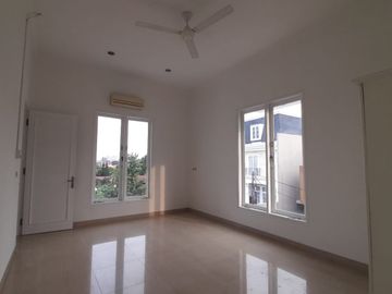 Rumah Super Luas Area Puri Mutiara, 250 Meter Ke Jalan Raya Utama