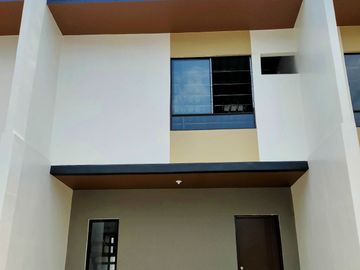 7.5% Discount, 2.5% Downpayment payable in 3 months for Ready For Occupancy Townhouse Unit @ Amaia Scapes Bauan