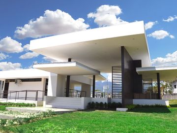 7.5% Discount, 2.5% Downpayment payable in 3 months for Ready For Occupancy Townhouse Unit @ Amaia Scapes Bauan