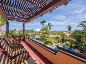 Villa de lujo, vista al mar, alberca, jardín, terraza, en venta San Jose del Cabo.