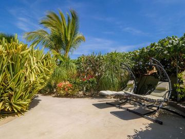 Villa de lujo, vista al mar, alberca, jardín, terraza, en venta San Jose del Cabo.