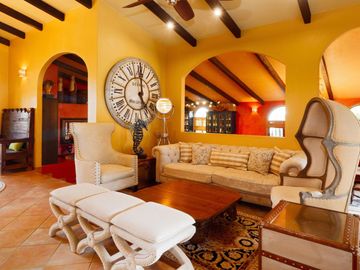 Villa de lujo, vista al mar, alberca, jardín, terraza, en venta San Jose del Cabo.