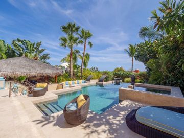 Villa de lujo, vista al mar, alberca, jardín, terraza, en venta San Jose del Cabo.