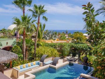 Villa de lujo, vista al mar, alberca, jardín, terraza, en venta San Jose del Cabo.