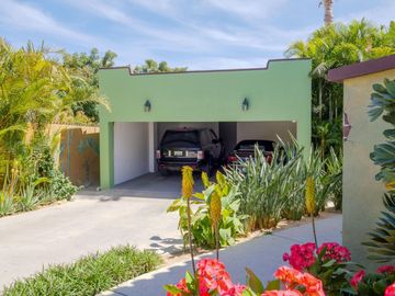 Villa de lujo, vista al mar, alberca, jardín, terraza, en venta San Jose del Cabo.