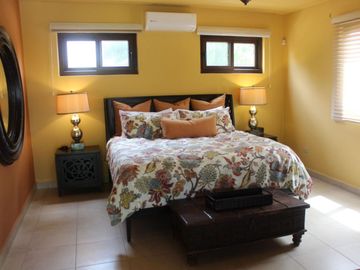 Villa de lujo, vista al mar, alberca, jardín, terraza, en venta San Jose del Cabo.
