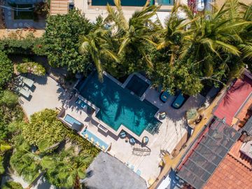 Villa de lujo, vista al mar, alberca, jardín, terraza, en venta San Jose del Cabo.