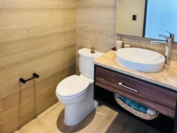 Condominio con terraza amplia, cuarto de servicio con baño completo, cuarto de tv, Gimnasio,  Alberca, pre-construccion Zibata, Queretaro.