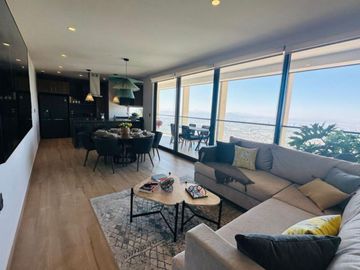 Condominio con terraza amplia, cuarto de servicio con baño completo, cuarto de tv, Gimnasio,  Alberca, pre-construccion Zibata, Queretaro.