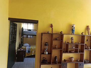 VENDO CASA-QUINTA, SECTOR GUAYLLABAMBA, CON AMPLIO TERRENO, IDEAL PARA LA FAMILA