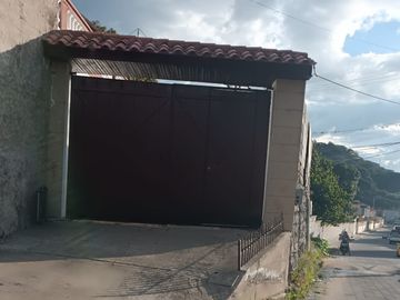 VENDO CASA-QUINTA, SECTOR GUAYLLABAMBA, CON AMPLIO TERRENO, IDEAL PARA LA FAMILA