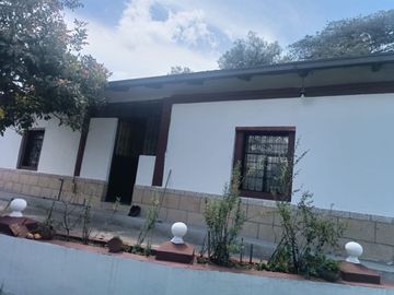 VENDO CASA-QUINTA, SECTOR GUAYLLABAMBA, CON AMPLIO TERRENO, IDEAL PARA LA FAMILA