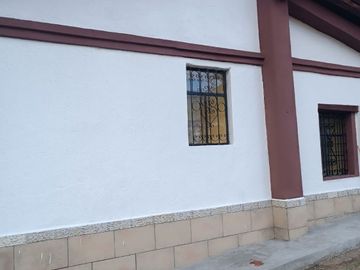 VENDO CASA-QUINTA, SECTOR GUAYLLABAMBA, CON AMPLIO TERRENO, IDEAL PARA LA FAMILA