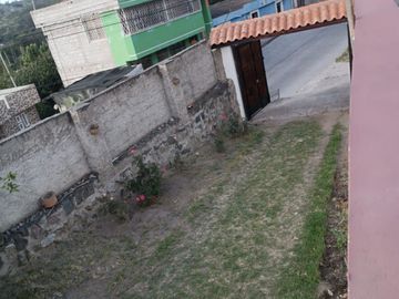 VENDO CASA-QUINTA, SECTOR GUAYLLABAMBA, CON AMPLIO TERRENO, IDEAL PARA LA FAMILA